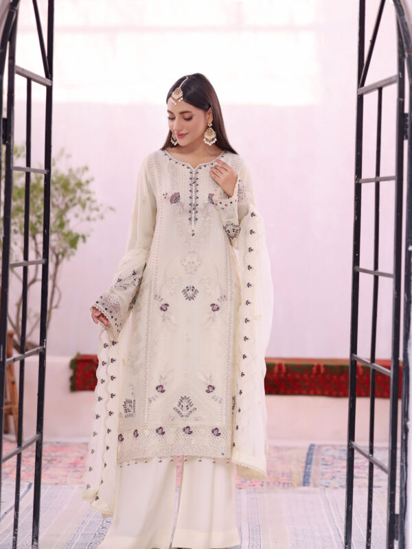 FB-242 | Snow Cream | 3 Pcs Semi-Stitch Chiffon